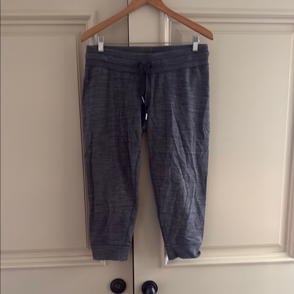 Lululemon Women’s Crop Sweatpants